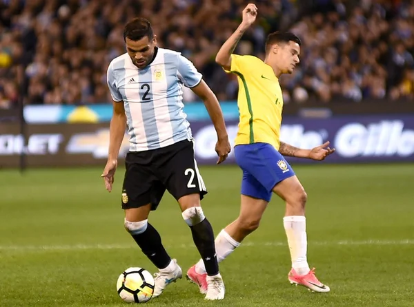 Diante da Argentina, Tite sofre primeira derrota na Seleção: 1 x 0