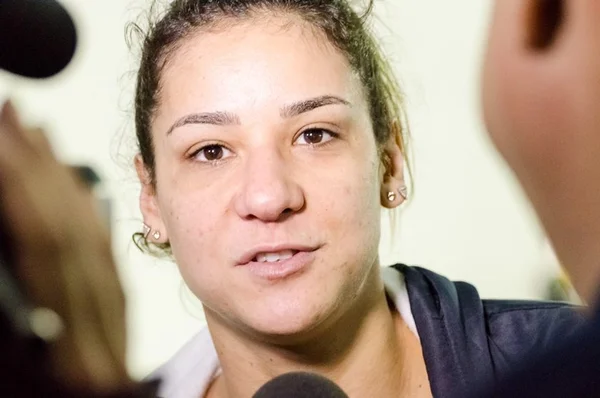 Polícia identifica 10 autores de ameaças contra Joanna Maranhão e pode prendê-los