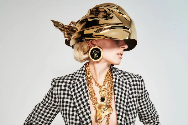 Look da coleção de outono/inverno 2021 prêt-à-porter da Schiaparelli