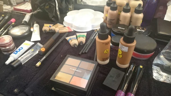Cinco produtos de beleza que mais apareceram no backstage da SPFW