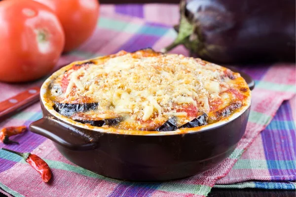 Simples, receita de arroz com berinjela à parmegiana fica deliciosa