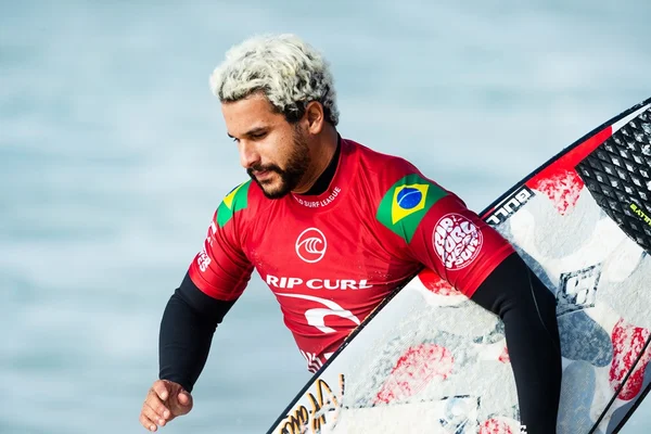 Conheça a vida de Italo Ferreira, o novo campeão mundial de surfe