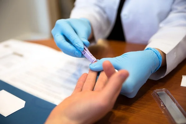 Mycoplasma genitalium: IST resistente pode se espalhar pelo Brasil