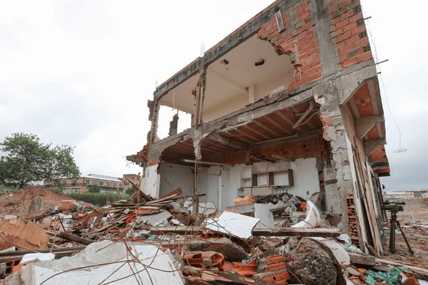 Última demolição põe fim à desocupação da Favela do Moinho - destaque galeria