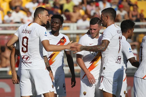 Roma e Lazio vencem e se mantém na cola dos líderes do Italiano