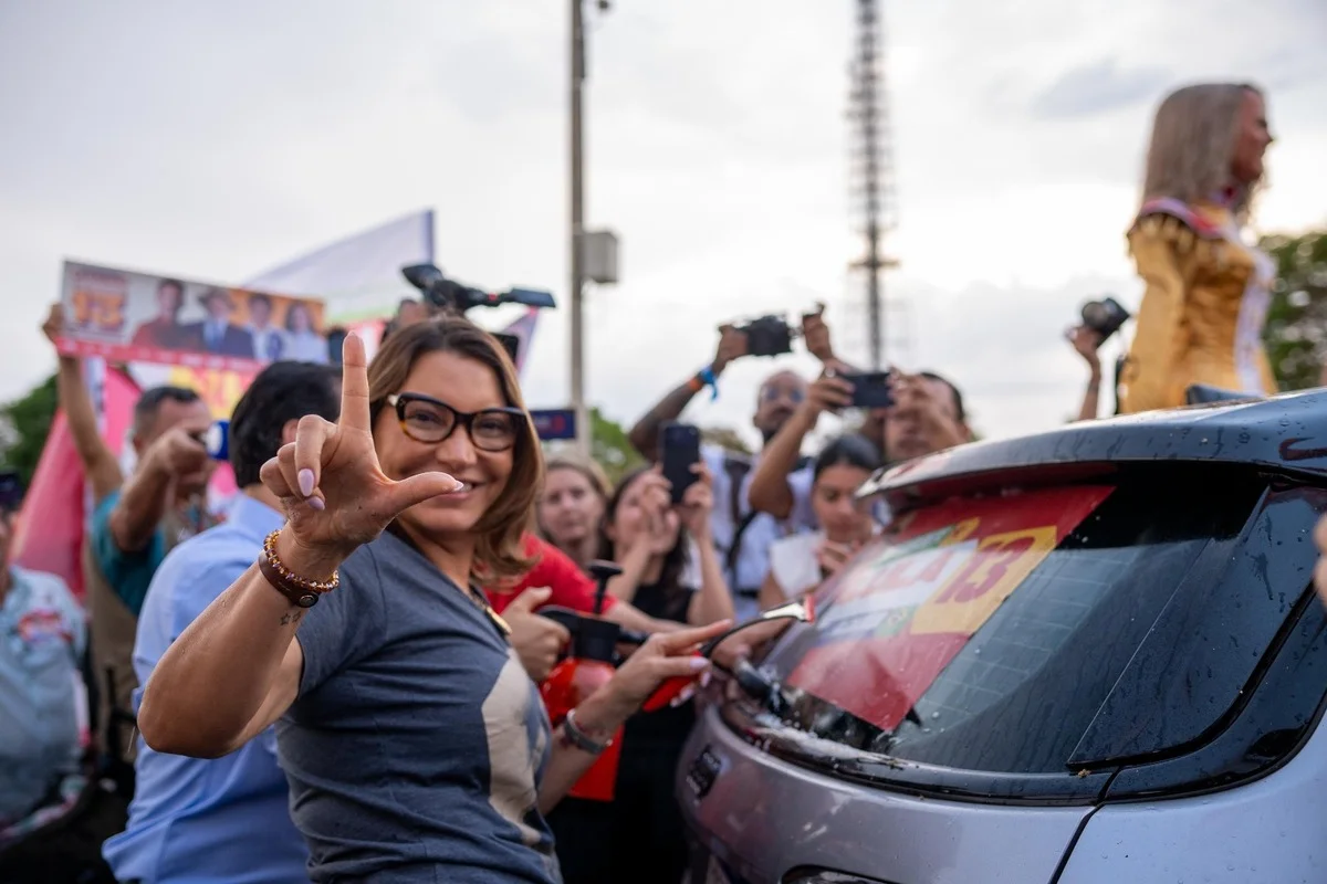Ato do Comitê em apoio à candidatura do presidente Lula contou com presença de Janja e candidato ao governo do DF Leandro Grass Ato do Comitê em apoio à candidatura do presidente Lula contou com presença de Janja e candidato ao governo do DF Leandro Grass