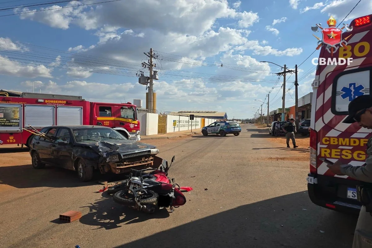 Motociclista sofreu traumatismo cranioencefálico grave após colisão com um carro no Bairro Vendinha, em Brazlândia Motociclista sofreu traumatismo cranioencefálico grave após colisão com um carro no Bairro Vendinha, em Brazlândia