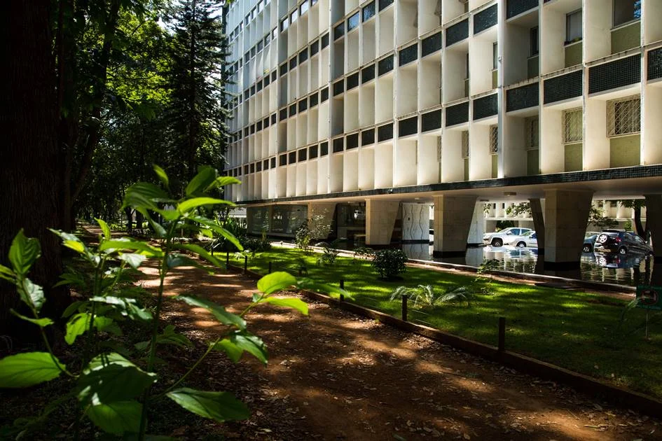 Além da Esplanada: os 6 prédios residenciais mais bonitos de Brasília - imagem 1 Além da Esplanada: os 6 prédios residenciais mais bonitos de Brasília - imagem 1