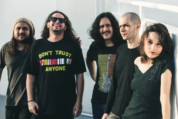 Carne Doce detalha amadurecimento no novo disco, Tônus