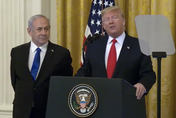 “Plano de paz” de Trump prevê estados para Israel e Palestina