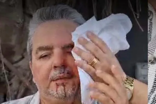 O jornalista Ricardo Antunes.