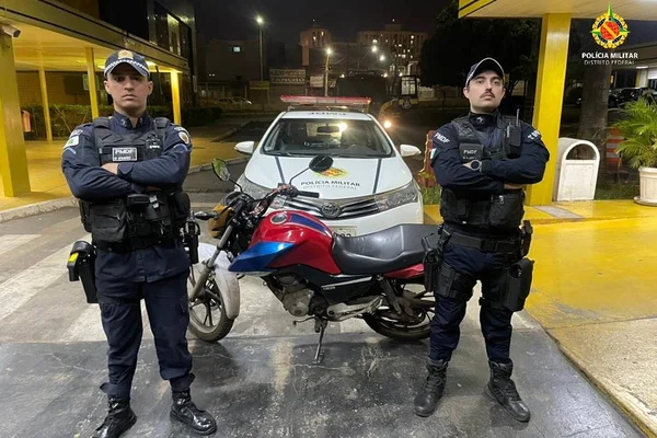 PMs e motocicleta - Metrópoles