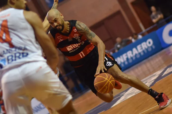 Ala Marquinhos, do Flamengo, em jogo do NBB