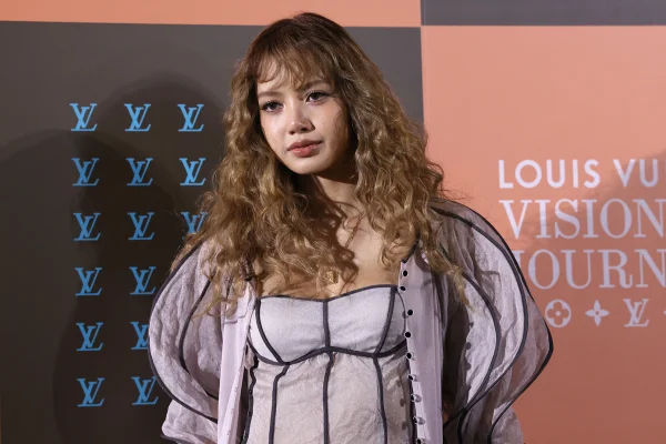 Lisa, do Blackpink, é confirmada em novo terror da Netflix