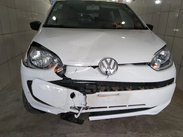 Carro que atropelou casal no Lago Sul