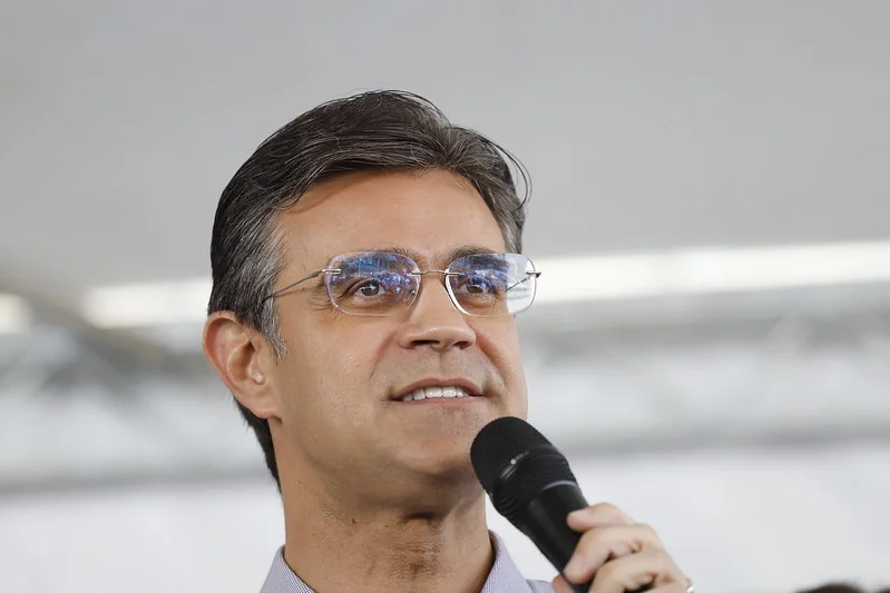 O governador de São Paulo e pré-candidato Rodrigo Garcia (PSDB) é alvo de uma ação no TRE ajuizada pelo MPE, que diz que um vídeo publicado em suas redes sociais em abril configura campanha antecipada. Desembargador negou liminar para remover o conteúdo. O governador de São Paulo e pré-candidato Rodrigo Garcia (PSDB) é alvo de uma ação no TRE ajuizada pelo MPE, que diz que um vídeo publicado em suas redes sociais em abril configura campanha antecipada. Desembargador negou liminar para remover o conteúdo.