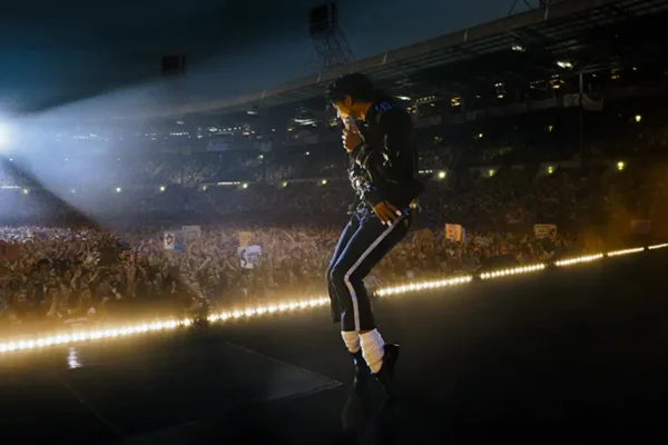 Sobrinho de Michael Jackson dá vida ao Rei do Pop em trailer de filme