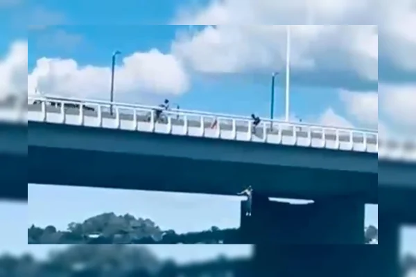 ponte JK,