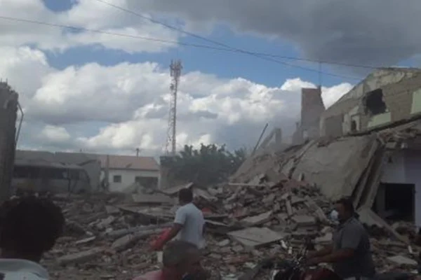 Adolescente segue em estado grave após explosão de casa na Bahia