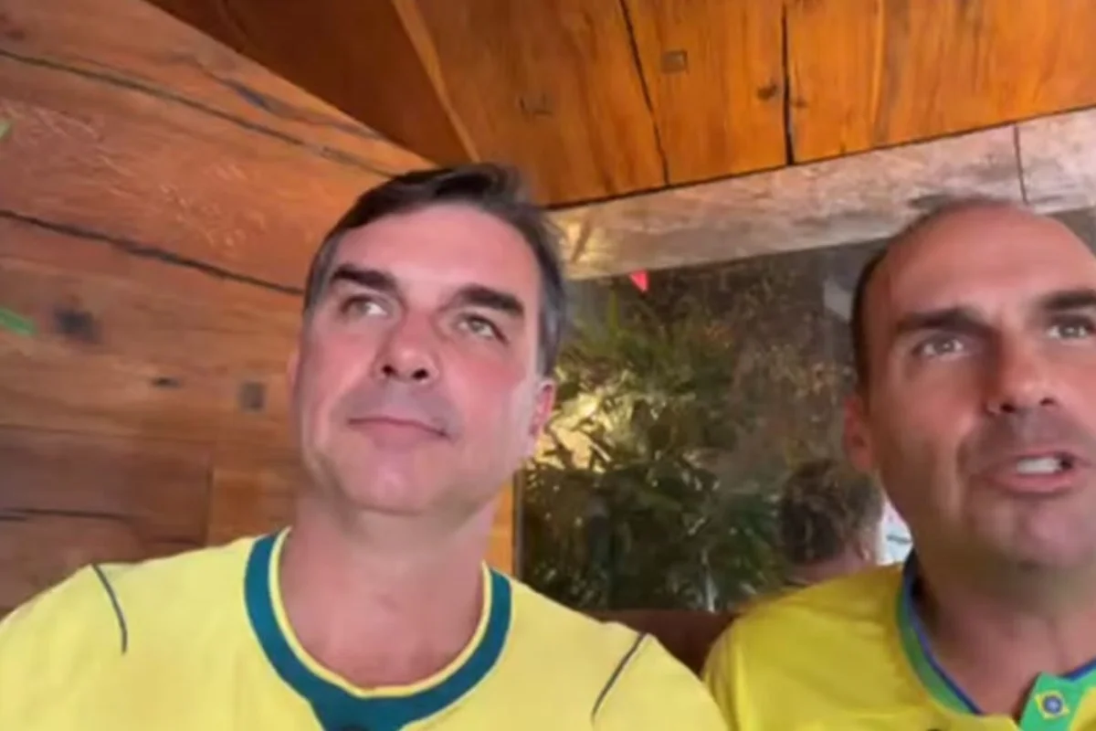 Flávio Bolsonaro acusa Lula de tarifaço no exterior e agenda audiência com governo dos EUA
