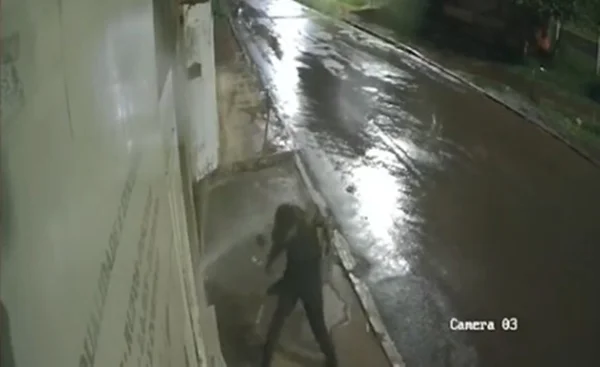 furtos de registros da caesb em casas na Ariniqueira no DF