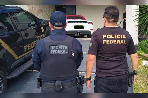 PF acha pilhas de dinheiro em ação contra venda de canetas emagrecedoras - destaque galeria PF acha pilhas de dinheiro em ação contra venda de canetas emagrecedoras - destaque galeria