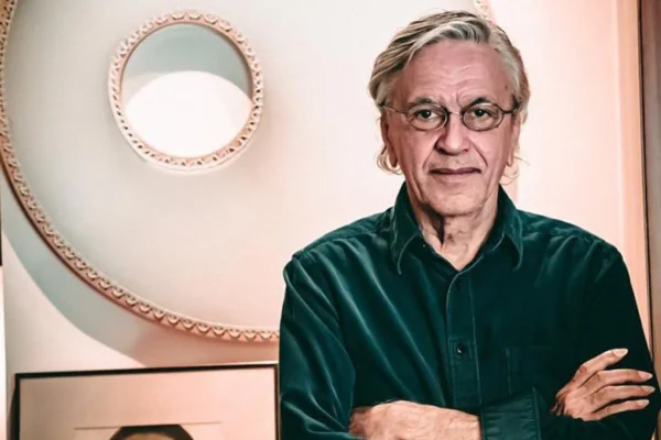 Caetano Veloso anuncia que fará live especial de Natal em dezembro