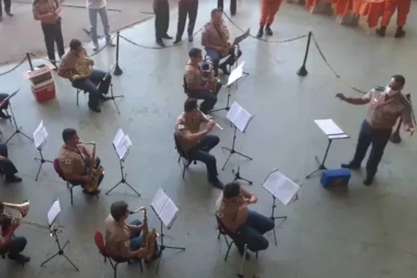 Banda do CBMDF emociona brasilienses com música sobre a cura do mundo