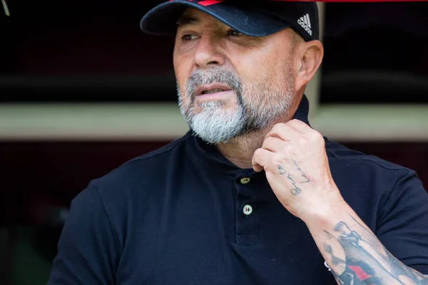 Enfim, Jorge Sampaoli vai aprender a falar português. Demorou!