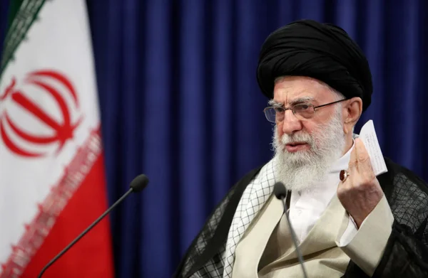 Imagem colorida de Ali Khamenei, lider supremo do Irã - Metrópoles