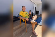 Jair Bolsonaro assistindo às manifestações pró-anistia