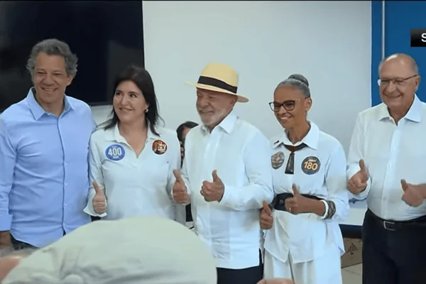 Presidente Lula vota em São Bernardo do Campo, no ABC Paulista - destaque galeria Presidente Lula vota em São Bernardo do Campo, no ABC Paulista - destaque galeria