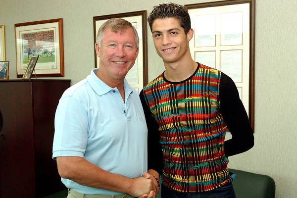 Ferguson compara volta de CR7 ao United à volta de César a Roma