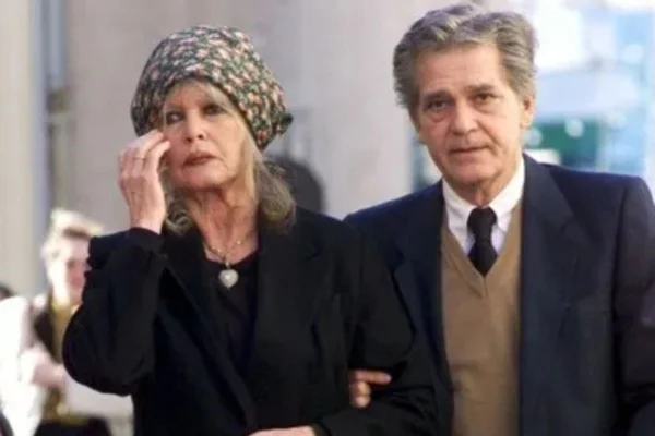 Bernard d'Ormale, viúvo de Brigitte Bardot, ficou fora do testamento da atriz por escolha própria. Ele não esperava perder a casa - Metrópoles