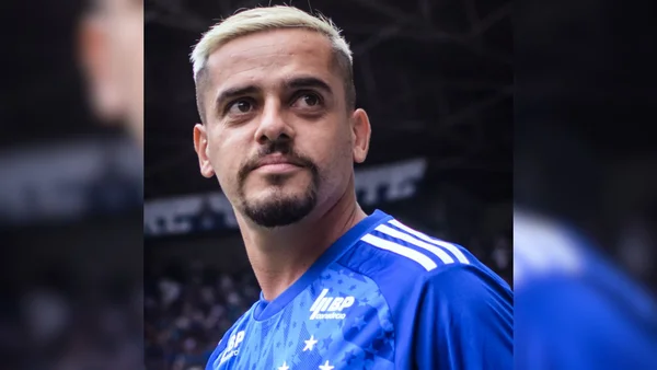 Foto colorida do lateral-direito Fagner, contratado pelo Cruzeiro para 2025 - Metrópoles