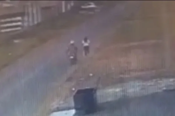 Imagem colorida, Importunação sexual: mulher leva tapas na nádega durante caminhada- Metrópoles