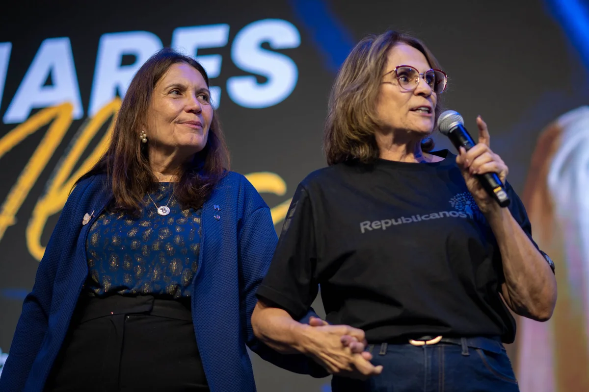 Apesar de lançar 33 candidatos ao Senado, o PL tem apenas quatro mulheres na disputa; na foto, Damares Alves (Republicanos-DF) e Bia Kicis (PL-DF), candidata ao Senado Apesar de lançar 33 candidatos ao Senado, o PL tem apenas quatro mulheres na disputa; na foto, Damares Alves (Republicanos-DF) e Bia Kicis (PL-DF), candidata ao Senado