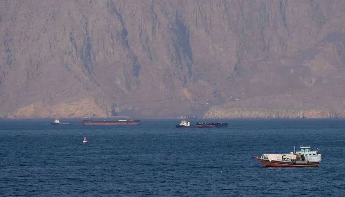 Irã diz que atacou 2 petroleiros que tentaram navegar por Ormuz Irã diz que atacou 2 petroleiros que tentaram navegar por Ormuz