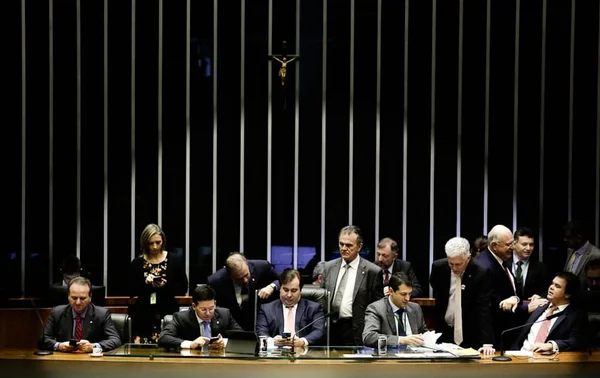 Projeto sobre crime de abuso de autoridade vai a sanção presidencial