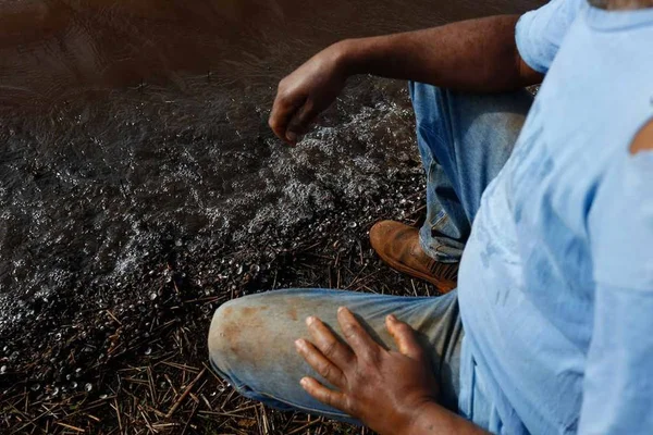 crise hídrica e energética, reservatório da usina hidrelétrica de itumbiara enfrenta redução do nível da água, em razão da seca e da estiagem