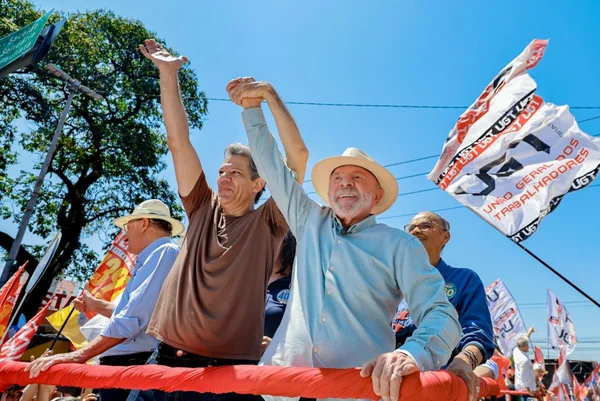 Haddad fala em mandar Tarcísio para casa em Brasília: “Realizar sonho dele” - destaque galeria Haddad fala em mandar Tarcísio para casa em Brasília: “Realizar sonho dele” - destaque galeria