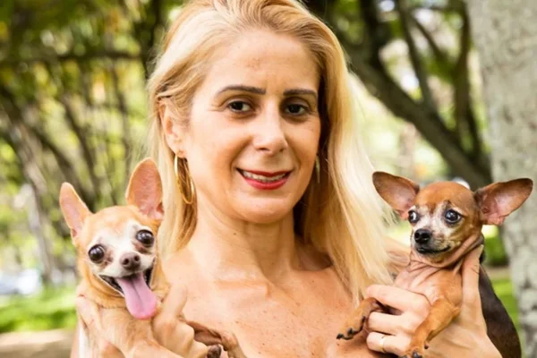Morre Pituca, pinscher que conquistou a internet ao lado de Juju