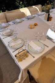 As irmãs Jenner estiveram no restaurante Loulou 