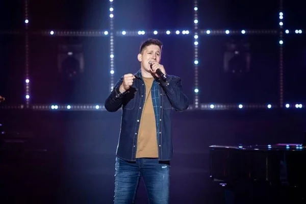 Follmann: sobrevivente da tragédia da Chape é favorito no Popstar