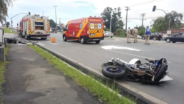 Siate e Corpo de Bombeiros estiveram no local. Uma das motos ficou na pista