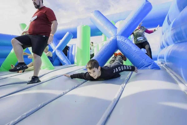 Corrida Insana: prova de obstáculos gigantes chega a Brasília