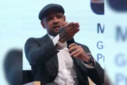 Ex-jogador se diz fã de Messi e vê o craque argentino como melhor da história do futebol.