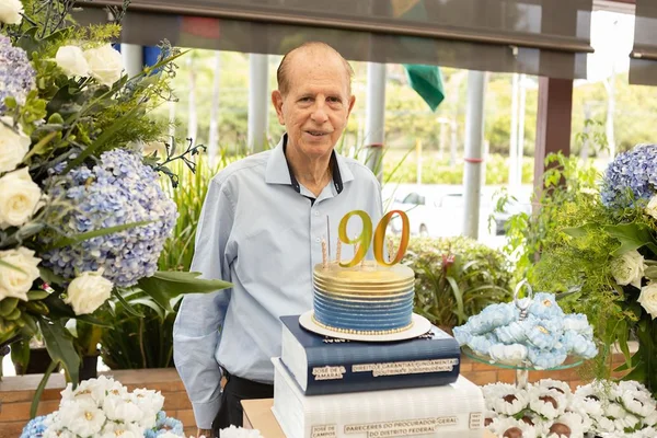 Desembargador Campos Amaral celebra 90 anos com almoço em família