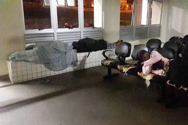 Pacientes enfrentam frio e longa espera no Hospital do Paranoá