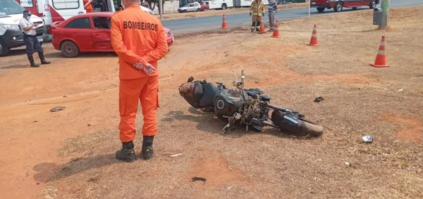 Homem de 36 anos morre em acidente entre carro e moto em rodovia do DF - destaque galeria
